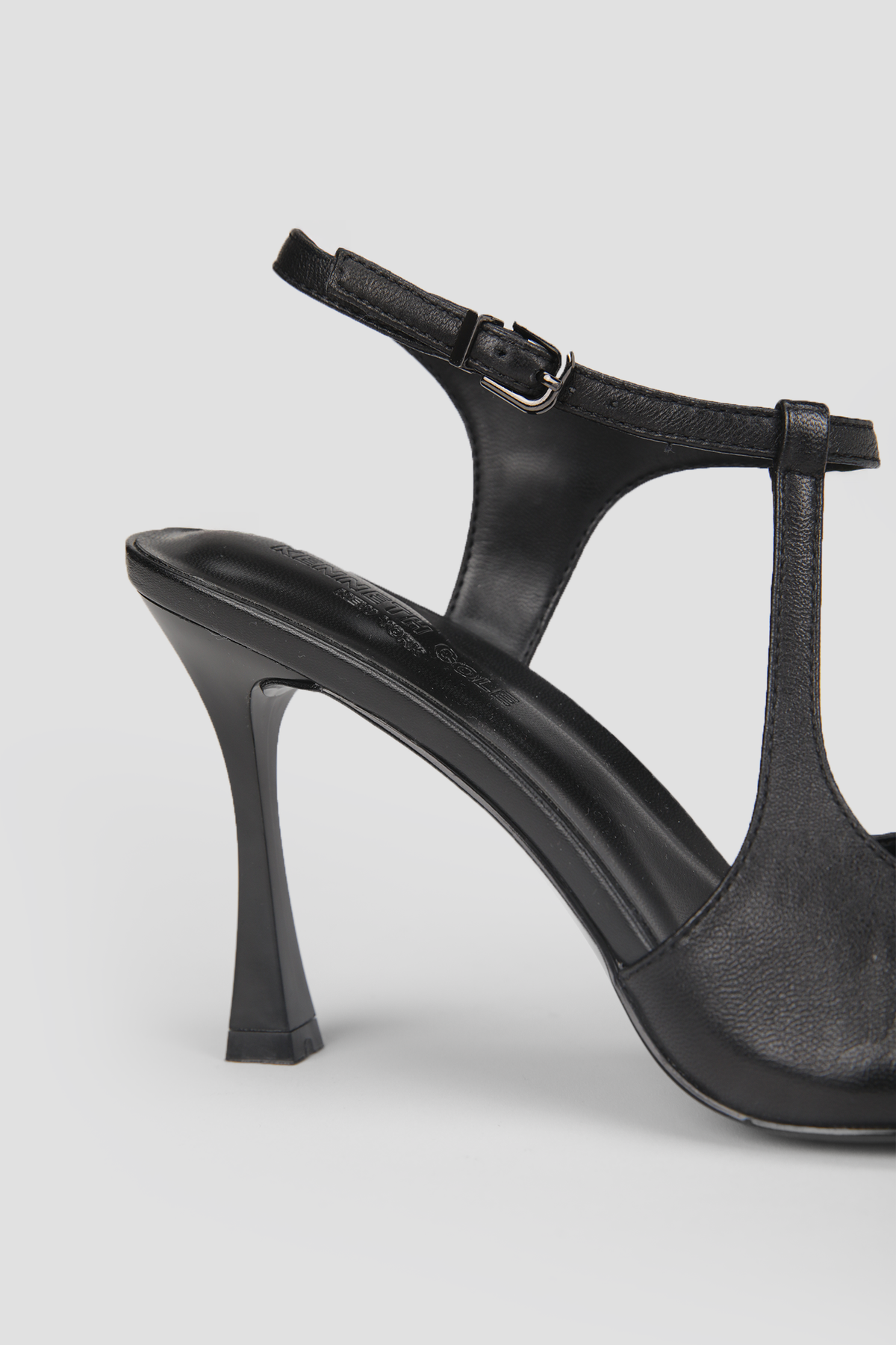 נעלי עקב שפיץ לנשים | קנת קול