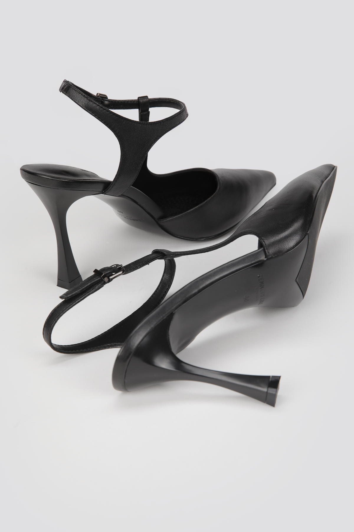 נעלי עקב שפיץ לנשים | קנת קול