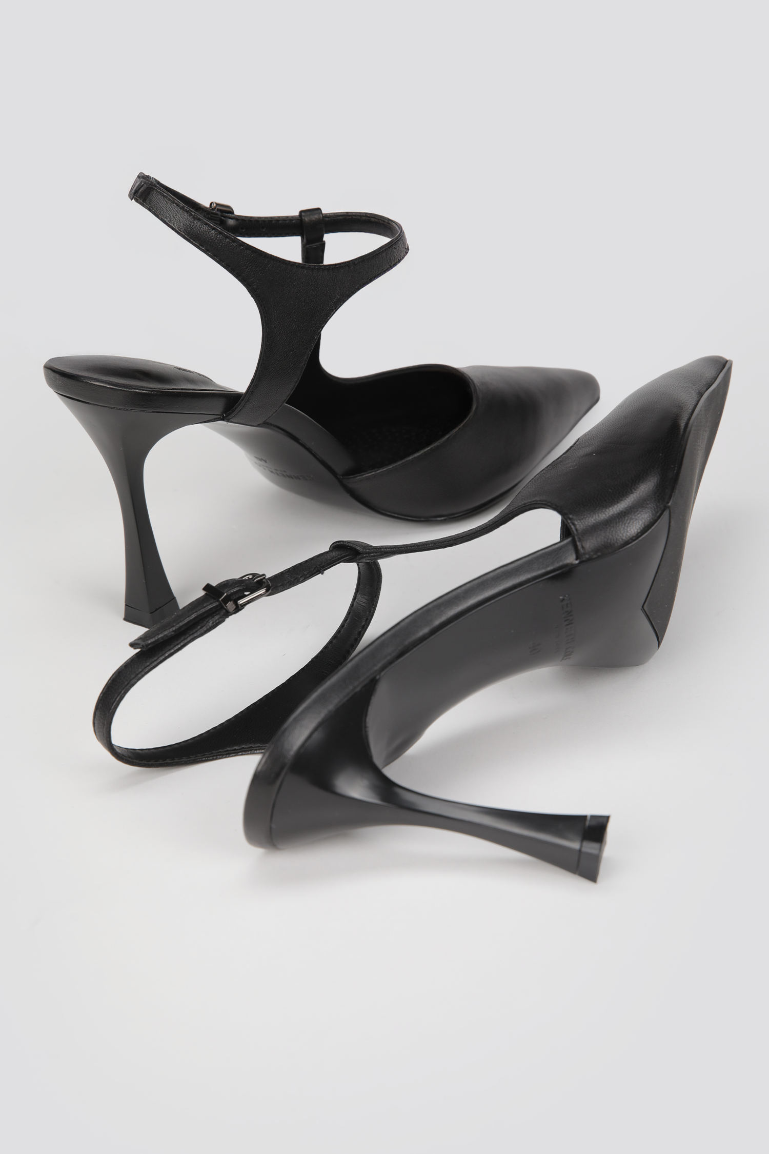 נעלי עקב שפיץ לנשים | קנת קול