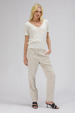 טישירט סריג לנשים עם מפתח V | קנת קול