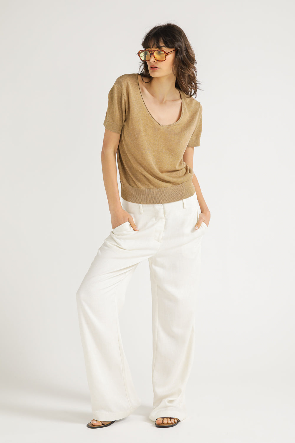 טישירט סריג לנשים עם מפתח V | קנת קול