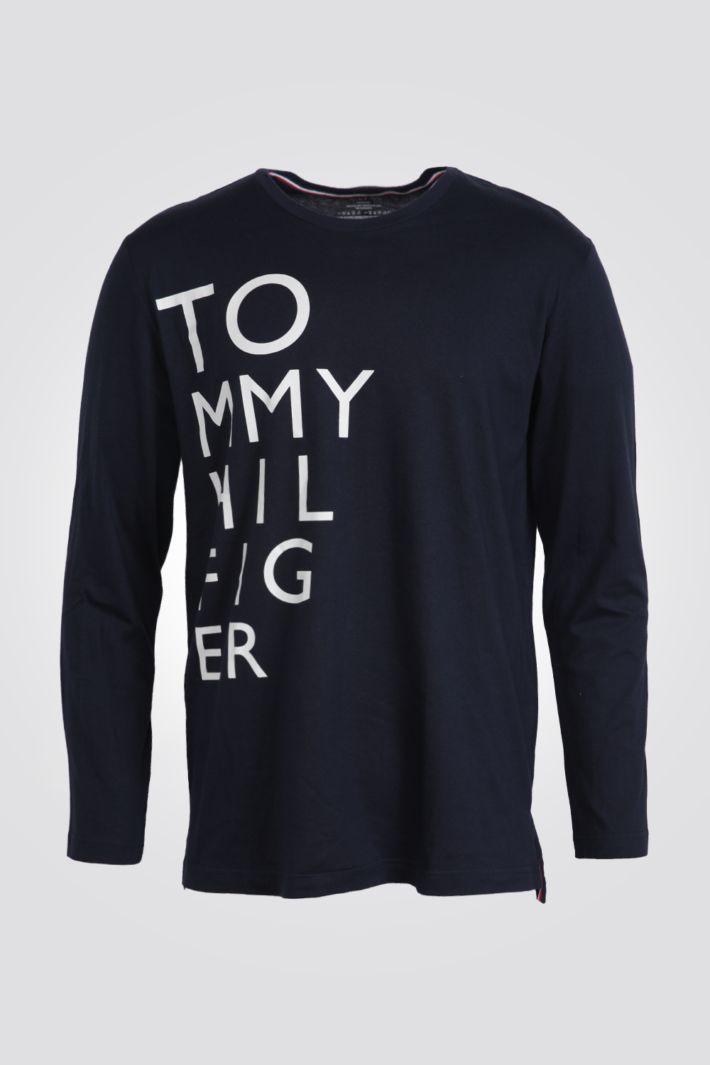 טישירט נייבי עם לוגו מודפס
