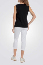 מכנסי קפרי שסעים בצדדים בצבע לבן