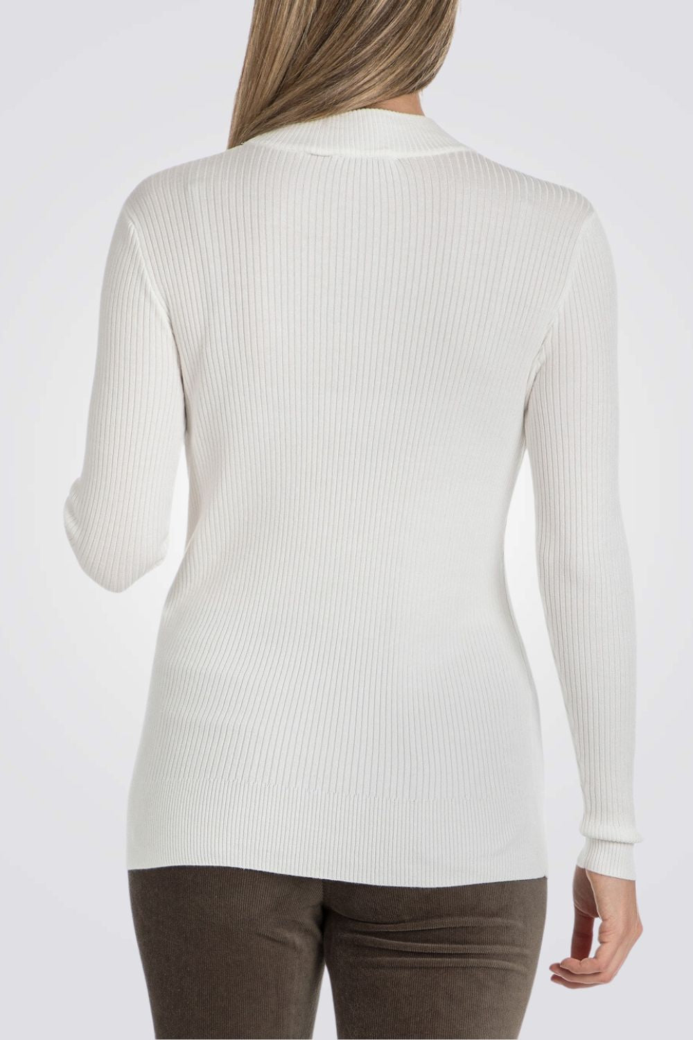 סריג ג'רסי ריב צווארון גבוה בצבע לבן