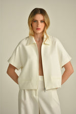 ג'קט בגזרה מחויטת עם שרוולים קצרים | קנת קול