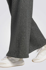 מכנסי ספורט לנשים