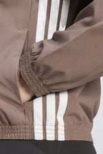 גק'ט ספורטיבי לנשים