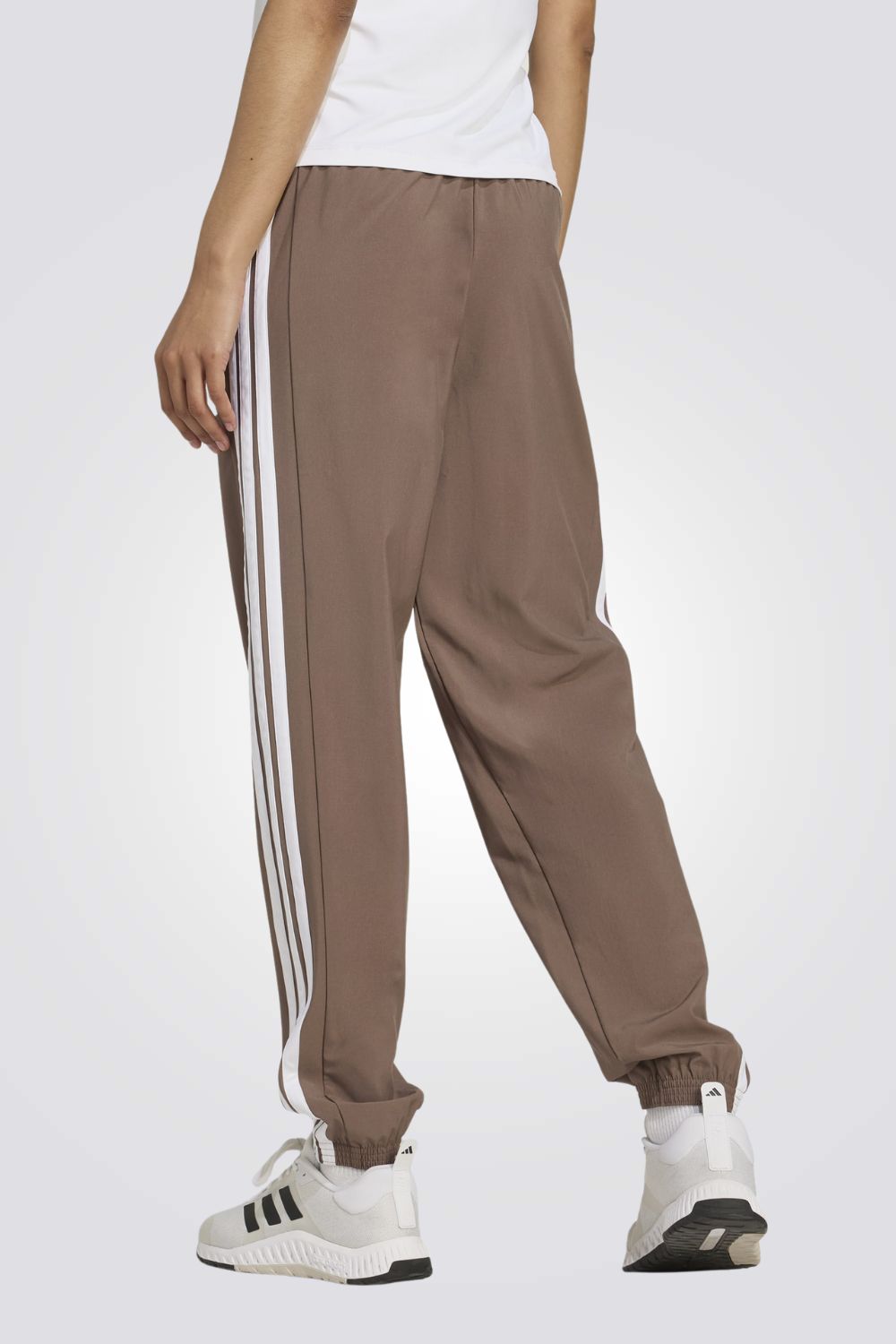 מכנסי ספורט לנשים