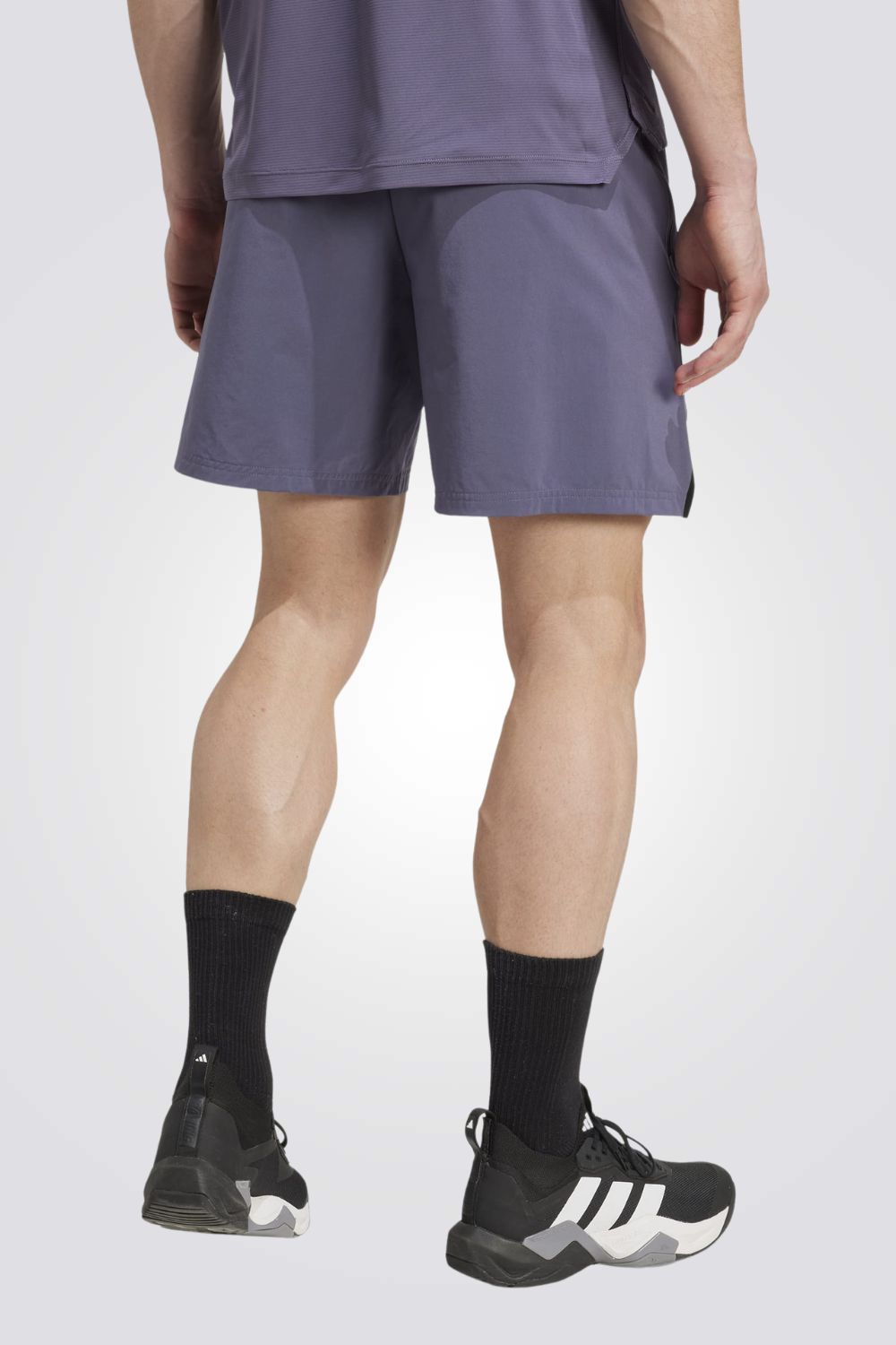 מכנסי ספורט קצרים לגברים