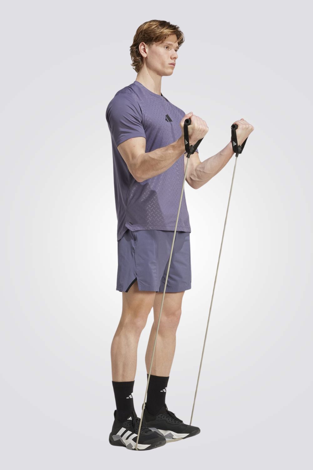 מכנסי ספורט קצרים לגברים