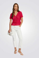 חולצת תחרה כפתורים דקורטיביים בצבע ורוד פוקסיה