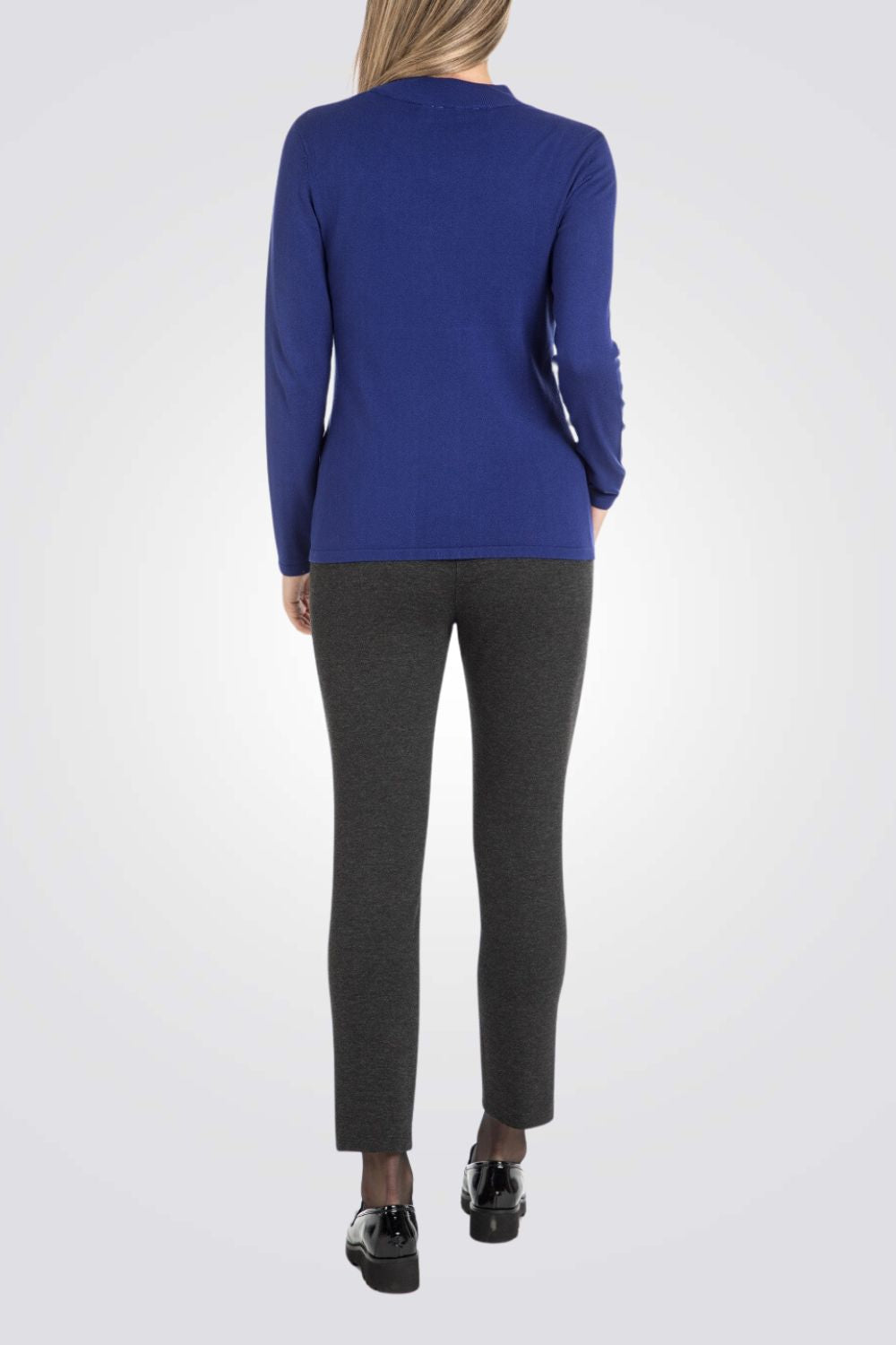 סריג בייסיק צווארון גבוה כחול