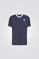 טישירט ממותגת עם צוארון וי לגברים | אדידס