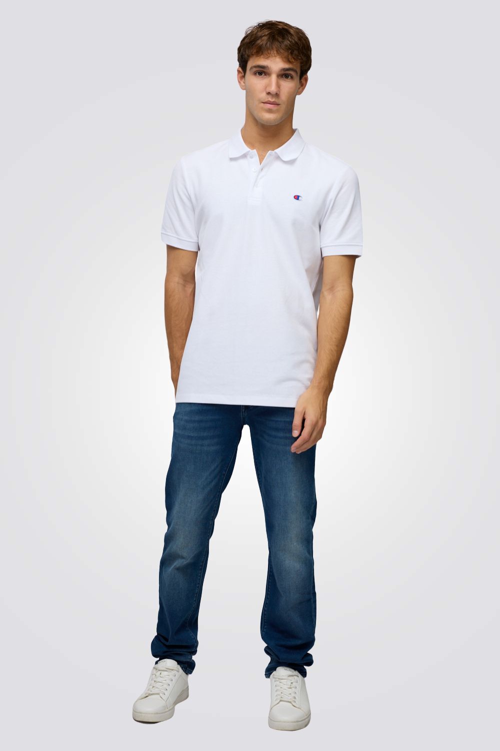 חולצת פולו בצבע לבן עם לוגו | צ'מפיון