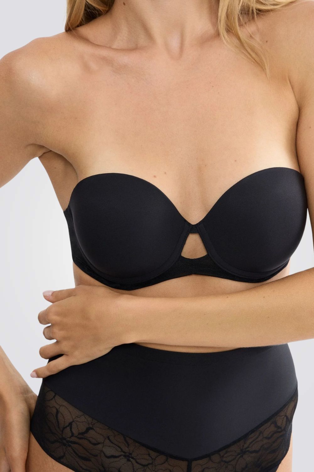 חזיית סטרפלס Comfort Contour WDP שחורה | טריומף
