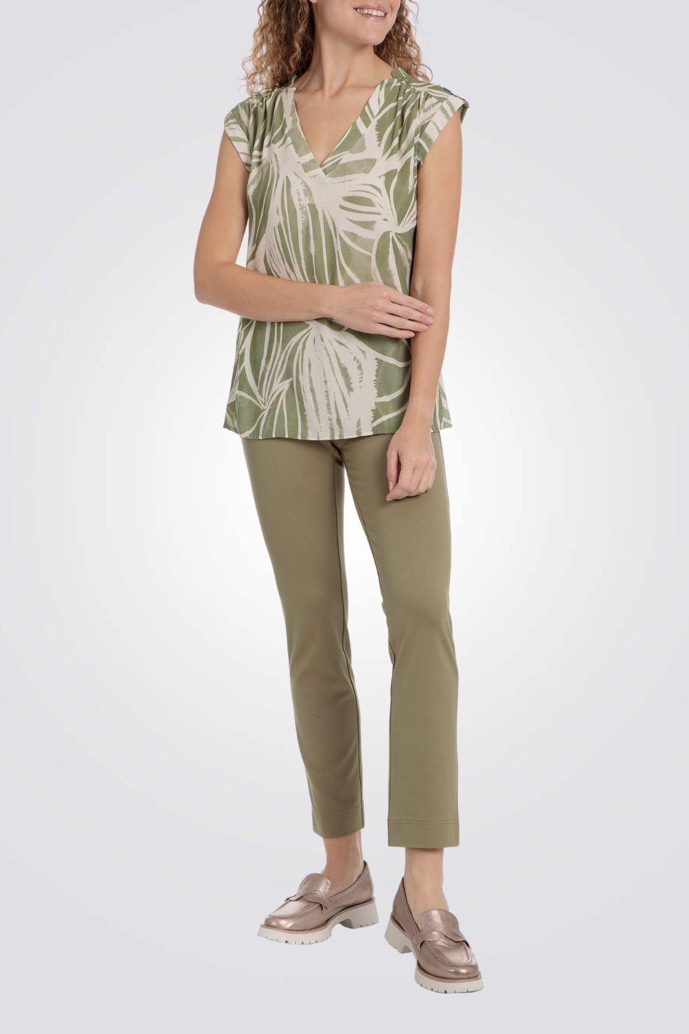 מכנסי טייץ ארוכים בצבע ירוק