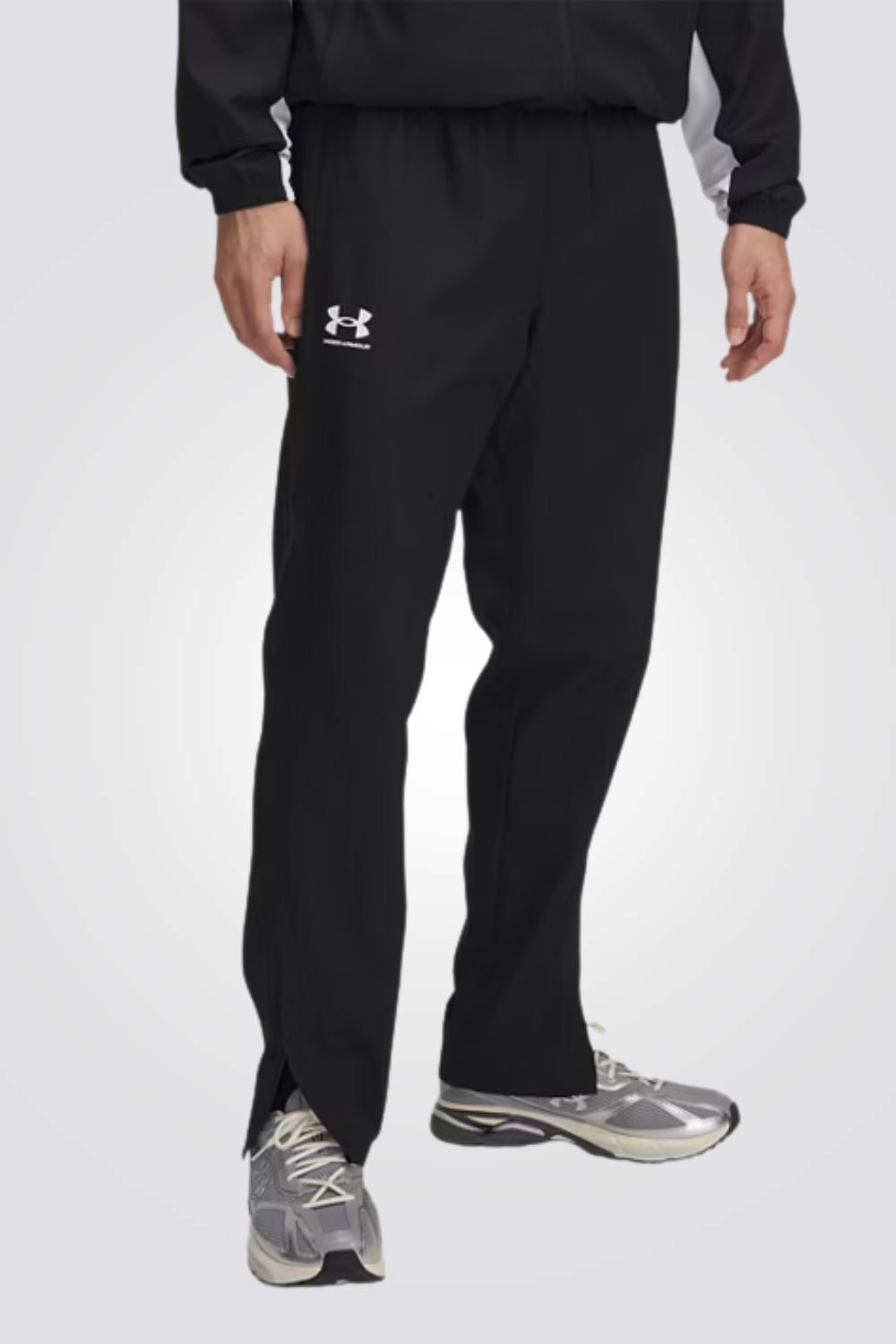 מכנסיים לגברים בצבע שחור