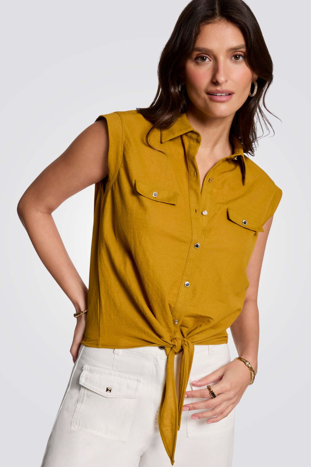 חולצה ללא שרוולים לנשים בצבע חרדל | מורגן 
