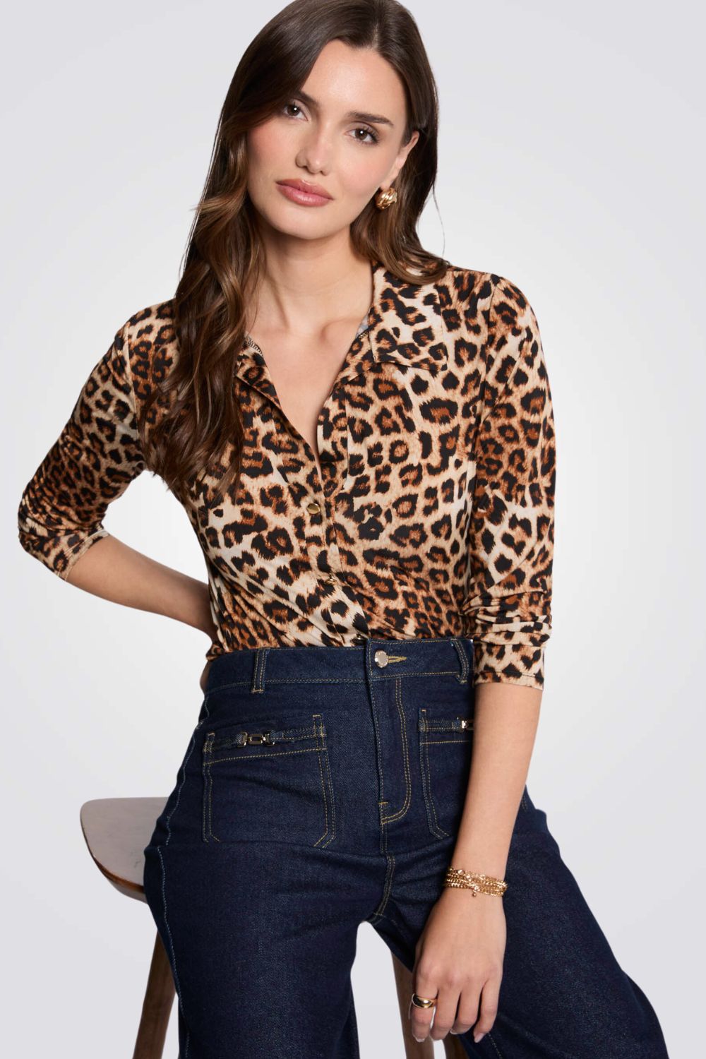 טישירט מכופתרת הדפס מנומר 