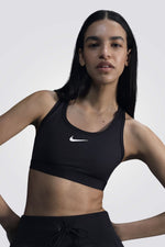 גוזיית ספורט Dri-FIT Swoosh לנשים