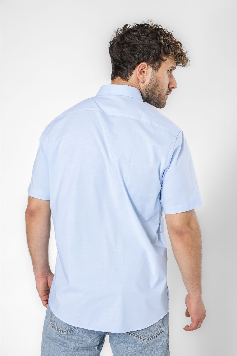 חולצה מכופתרת שרוולים קצרים