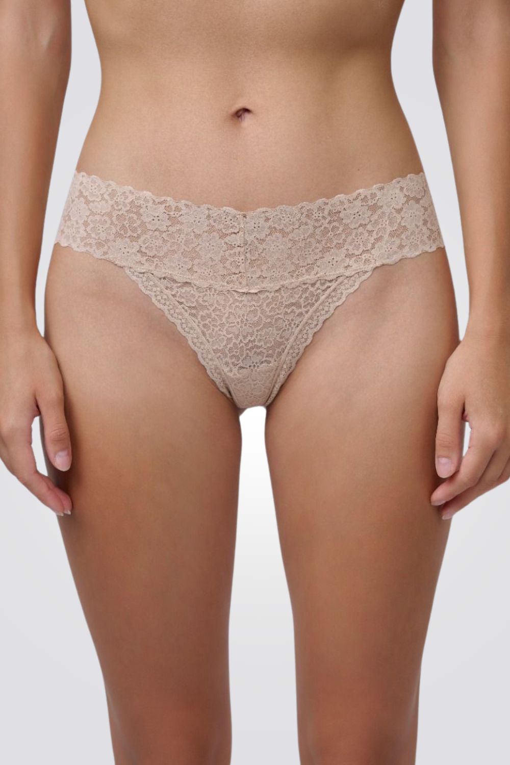 תחתוני חוטיני תחרה בצבע ניוד 