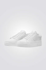 נעלי סניקרס בצבע לבן לנשים | נייקי 