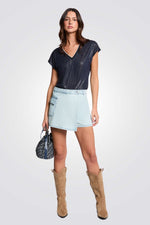 מכנסי חצאית גזרה נמוכה בצבע BLEACH 