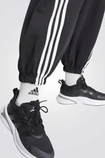 מכנסי טרנינג ארוכים Future Icons בצבע שחור לנשים