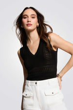 טופ סריג קרושה בצבע שחור