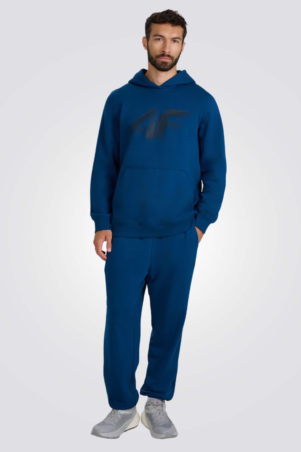 מכנסי טרנינג עם סיומת גומי לגברים | 4F