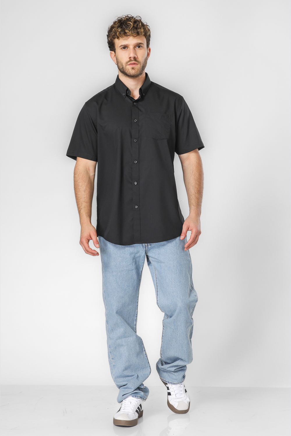 חולצה מכופתרת שרוולים קצרים