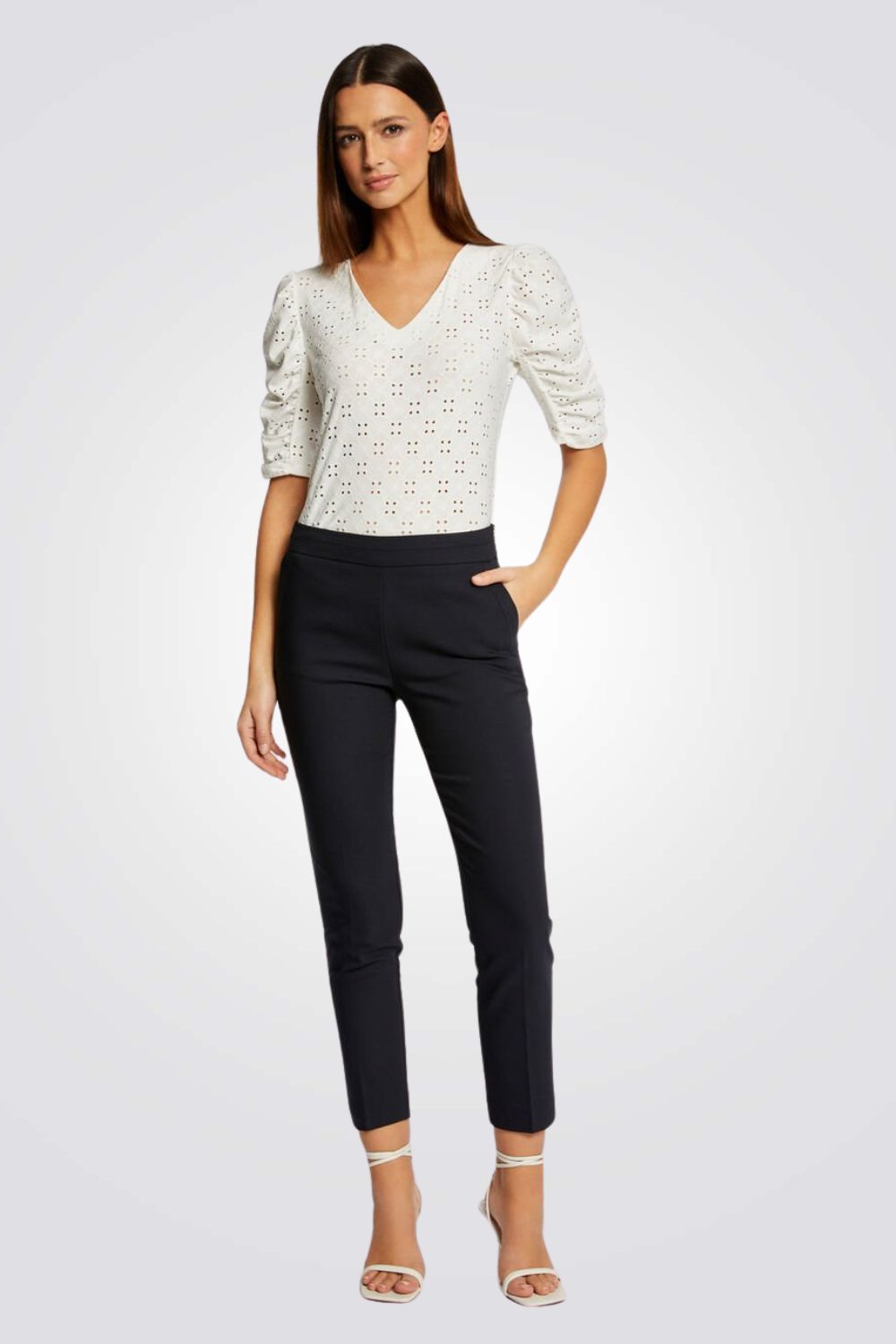 מכנסי אלגנט מחויטים בצבע נייבי