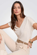 טישירט גימור נצנצים בצבע בז'