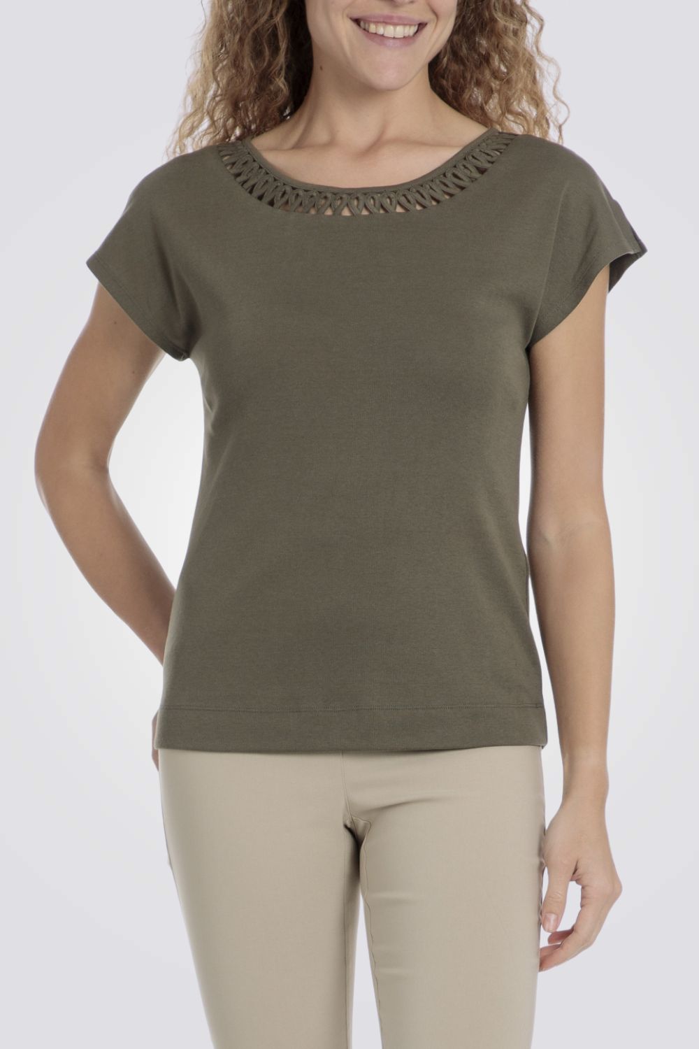 טישירט בייסיק לנשים