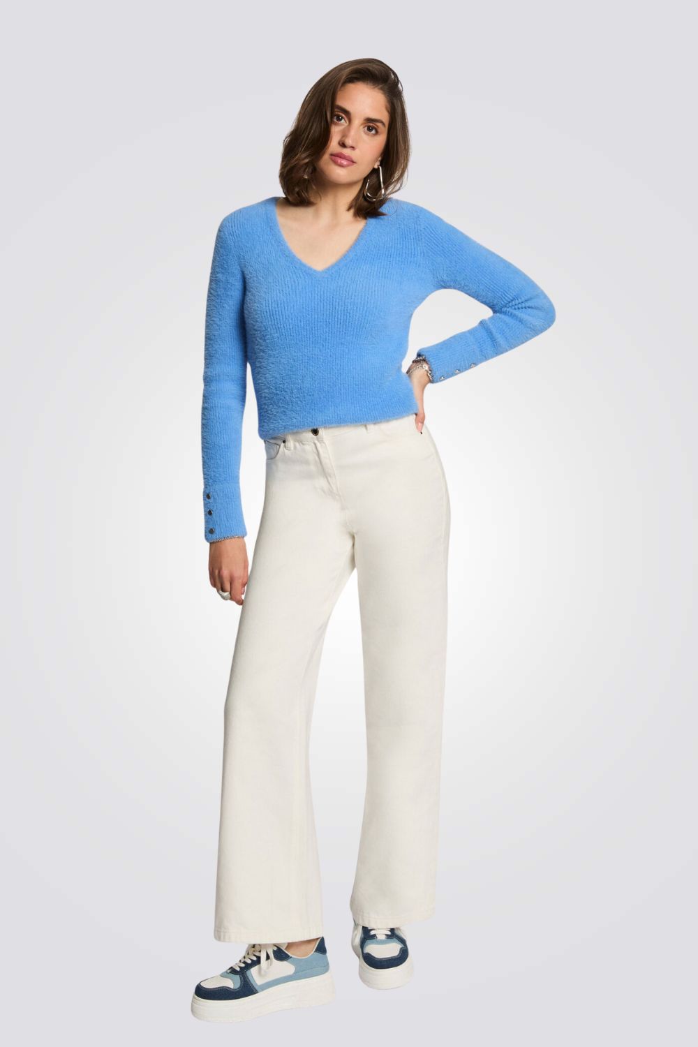 סוודר עם שרוולים ארוכים וצווארון V לנשים | מורגן