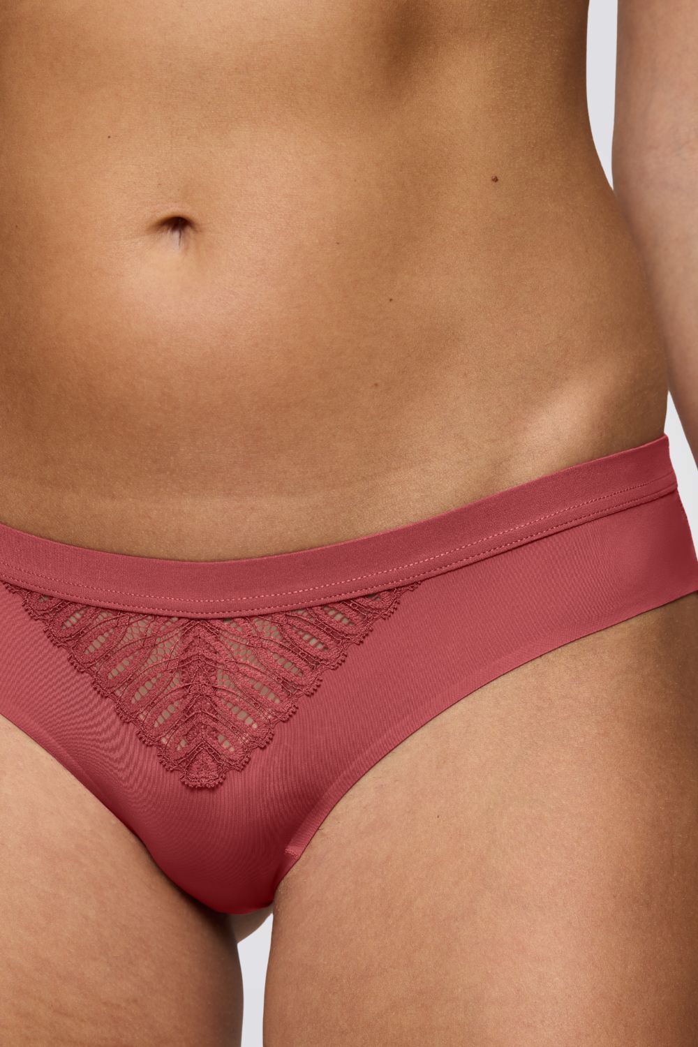 תחתון ברזילאי Aura Spotlight T Brazilian לנשים