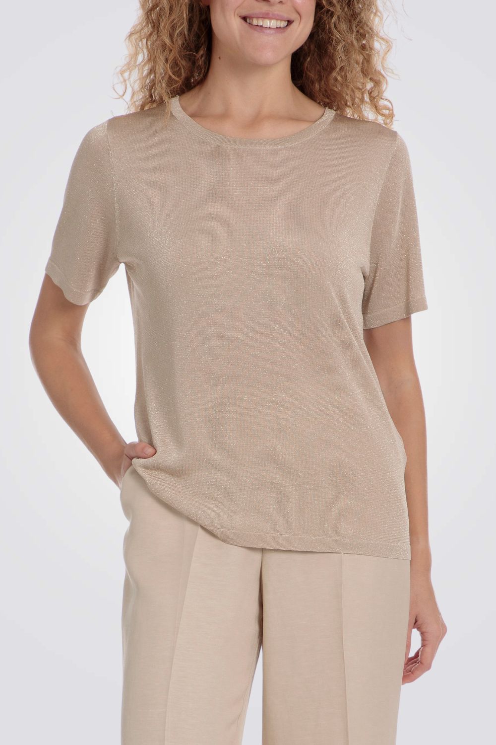 סריג שרוולים קצרים בצבע בז' דיטיילס מטאלי