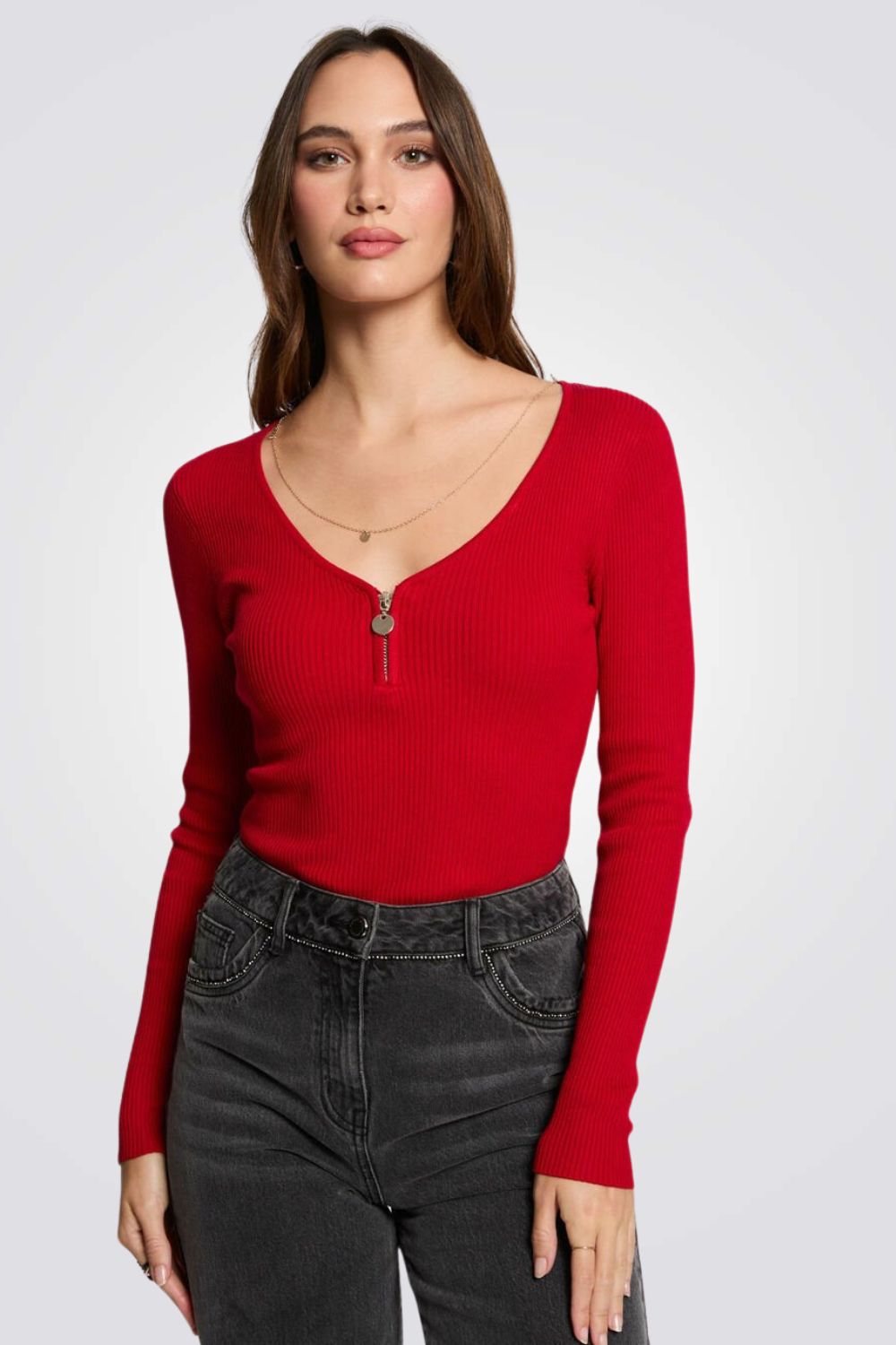 סוודר וי ריבס עם רוכסן מקדימה באדום