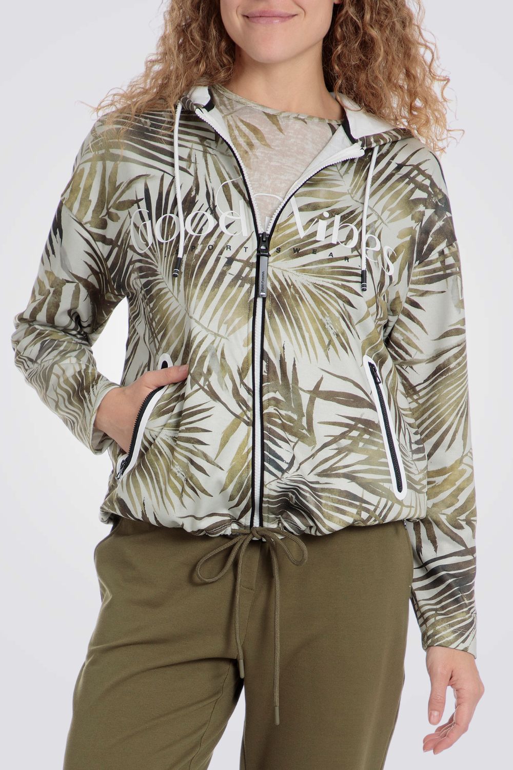 ג'קט ספורט עם הדפס טרופי