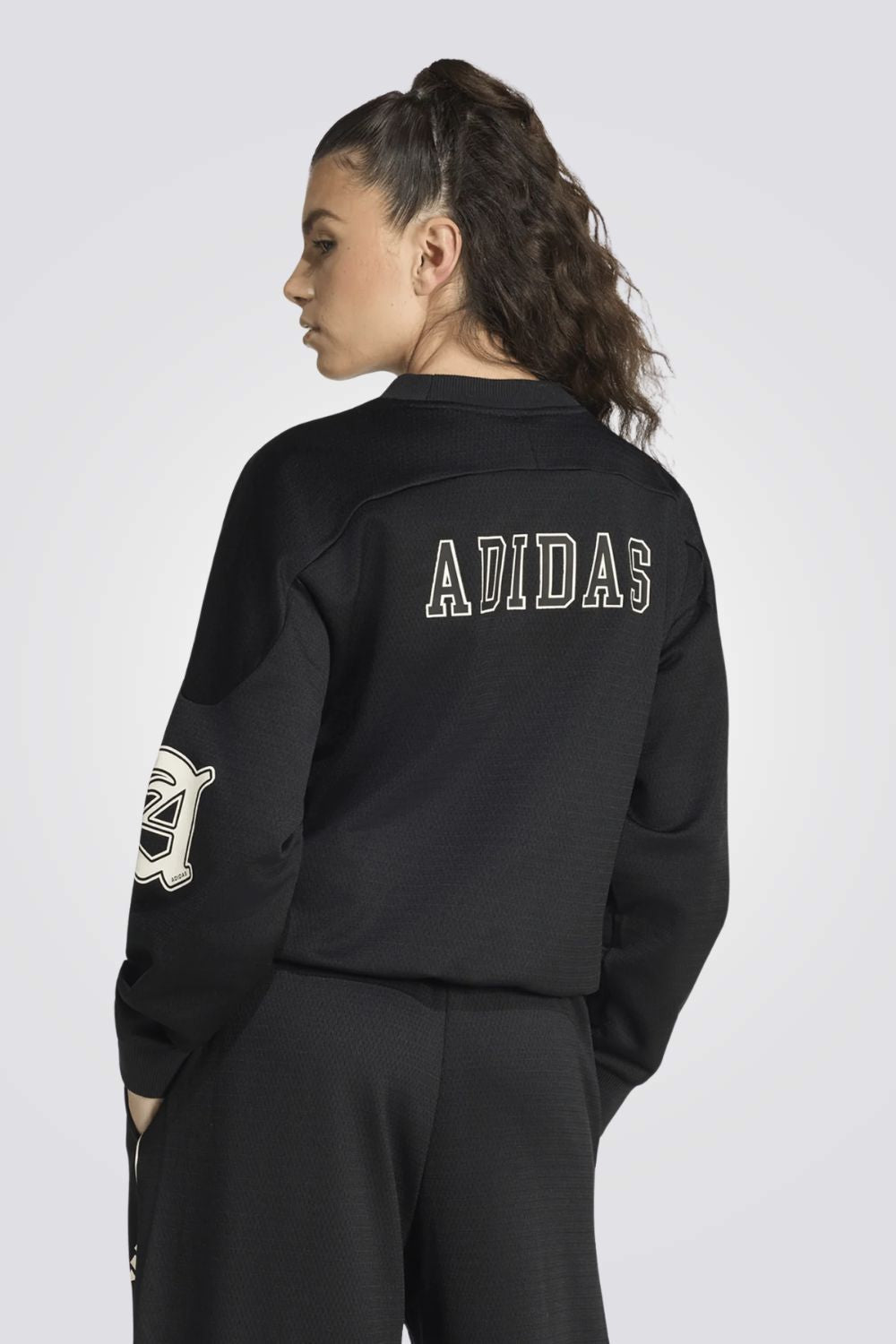 סווטשרט Adidas בצבע שחור לנשים | אדידס