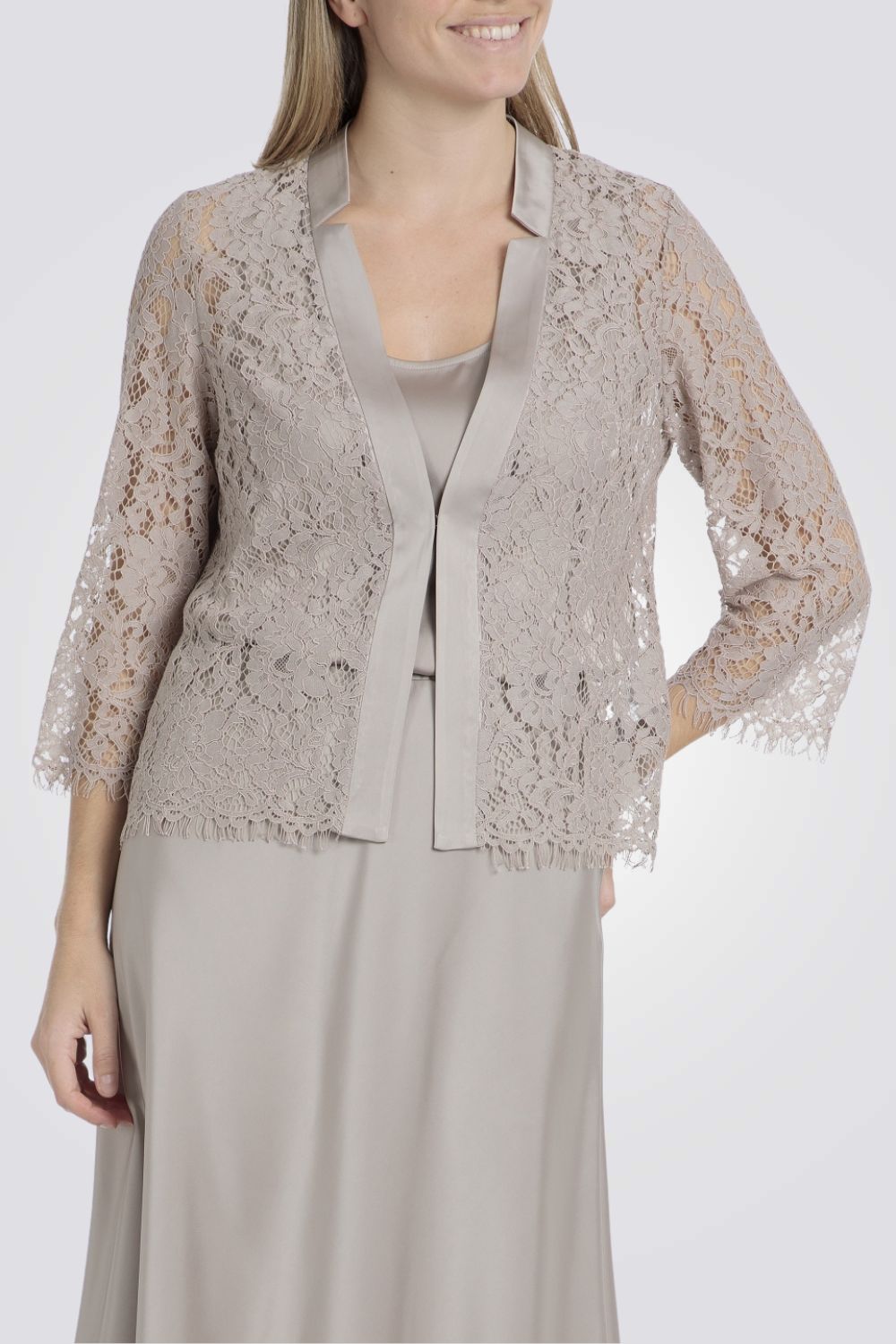 ג'קט תחרה לנשים בצבע בז'