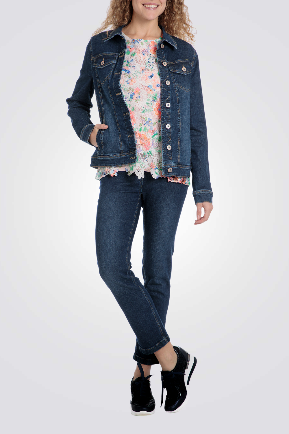 מכנסי ג'ינס ארוכים