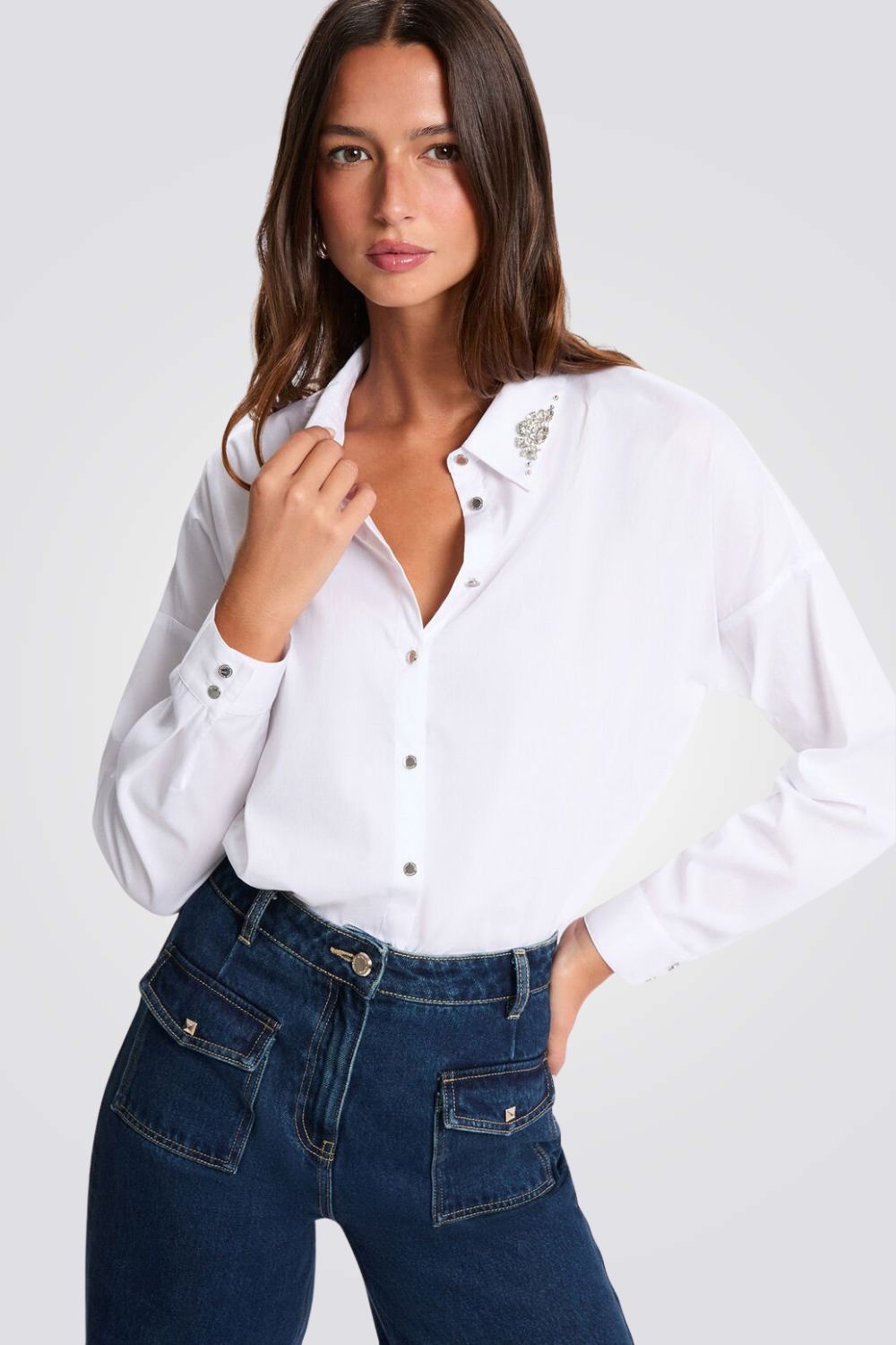 חולצה מכופתרת אוברסייז עם אבני חן | מורגן 