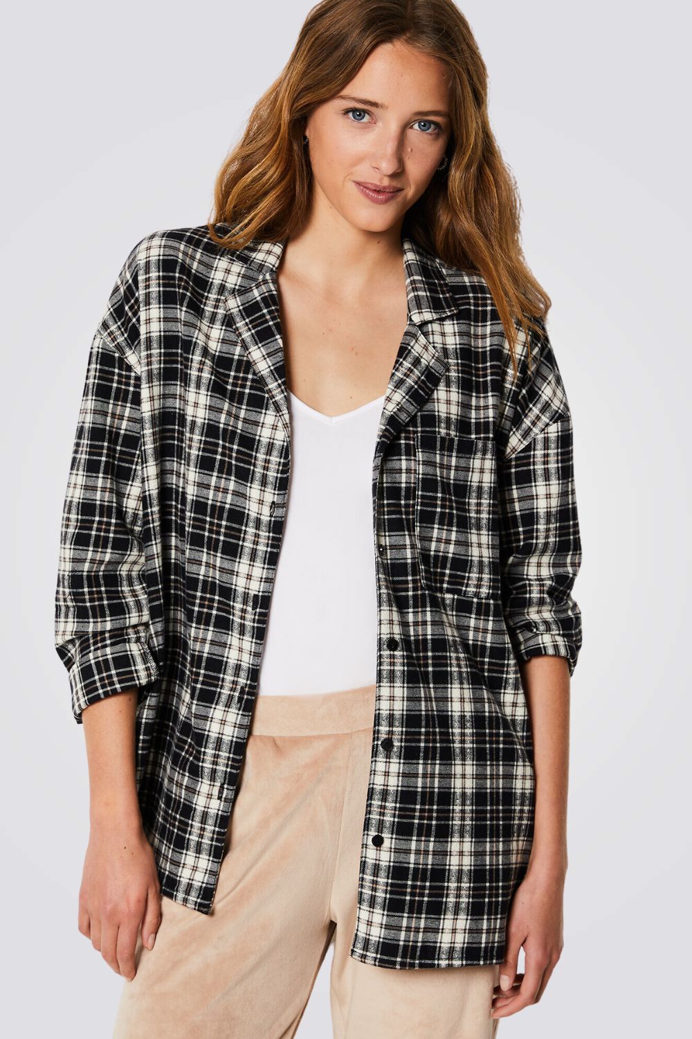 חולצת פיג'מה MARK משובצת לנשים