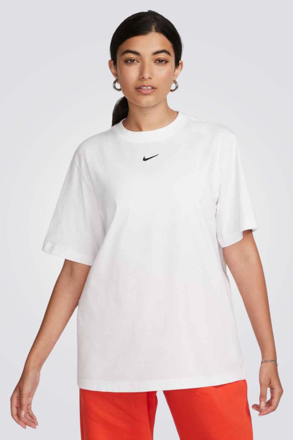 טישירט Nike Sportswear Essential לנשים