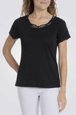 טישירט בייסיק לנשים עם שיבוץ אבנים