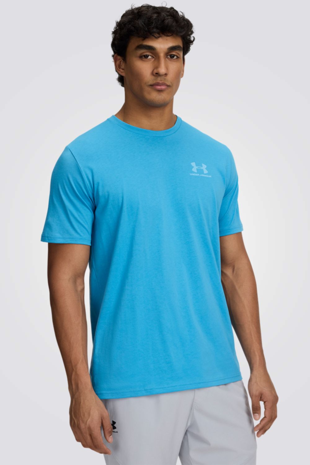 טישירט UA Left Chest Logo לגברים