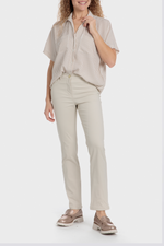 מכנסיים ארוכים בצבע בז'