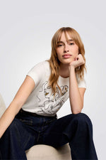 טישירט לבנה לנשים עם הדפס | מורגן